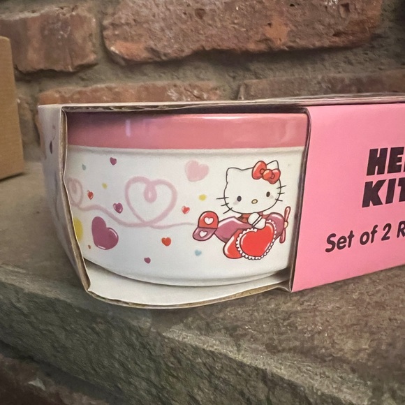Hello Kitty ramekins - Picture 1 of 4